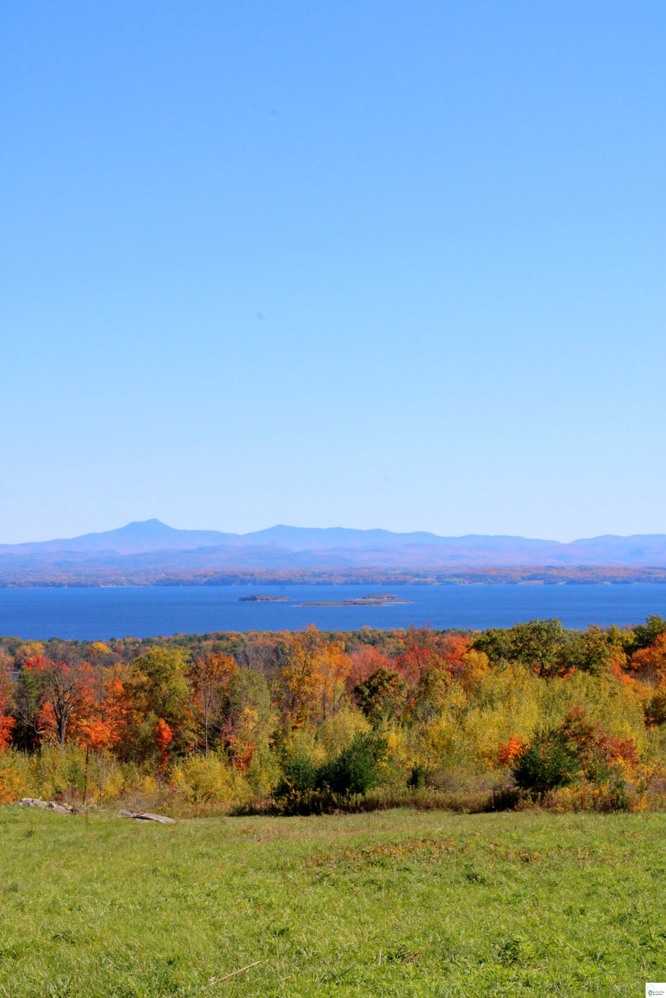 Fall Drive Overlooking Lake Champlain // Upstate New York